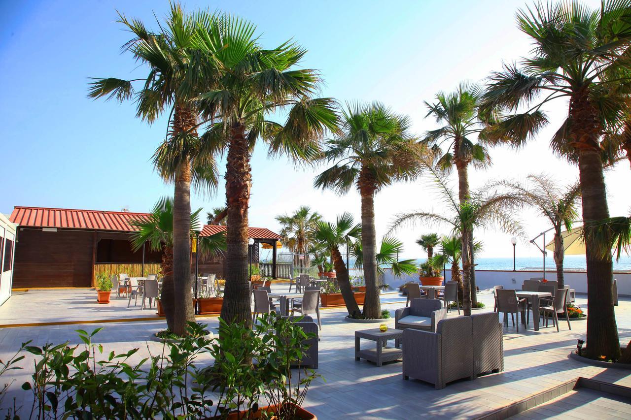 Villaggio La Bussola Paola Ngoại thất bức ảnh